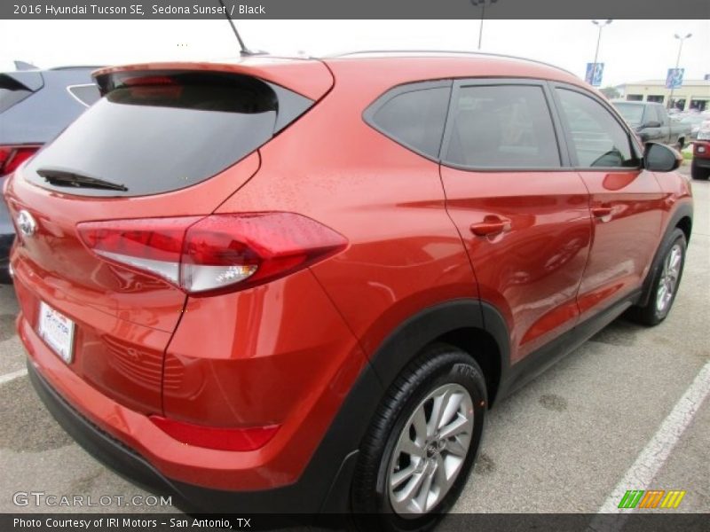 Sedona Sunset / Black 2016 Hyundai Tucson SE