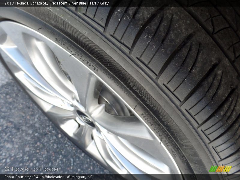 Iridescent Silver Blue Pearl / Gray 2013 Hyundai Sonata SE