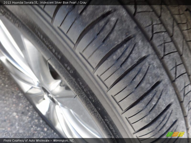 Iridescent Silver Blue Pearl / Gray 2013 Hyundai Sonata SE