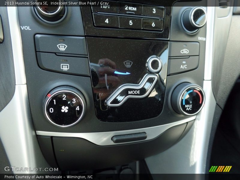 Iridescent Silver Blue Pearl / Gray 2013 Hyundai Sonata SE