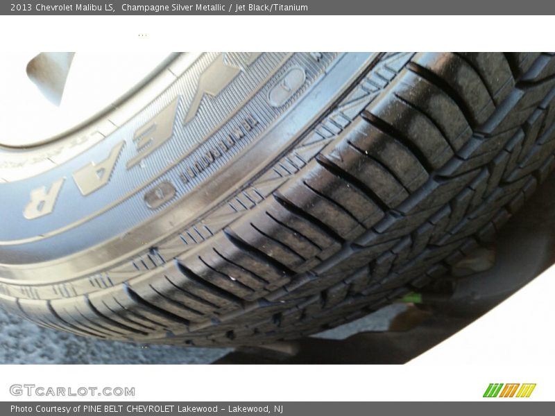 Champagne Silver Metallic / Jet Black/Titanium 2013 Chevrolet Malibu LS