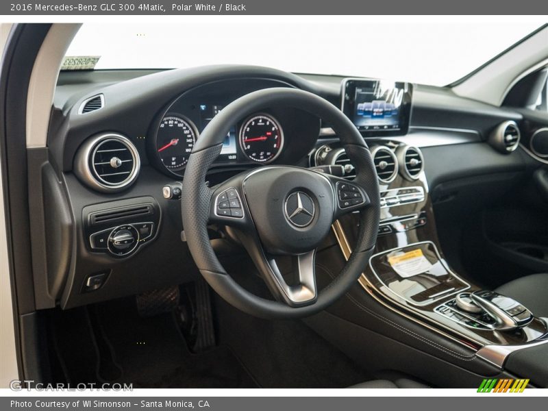 Polar White / Black 2016 Mercedes-Benz GLC 300 4Matic