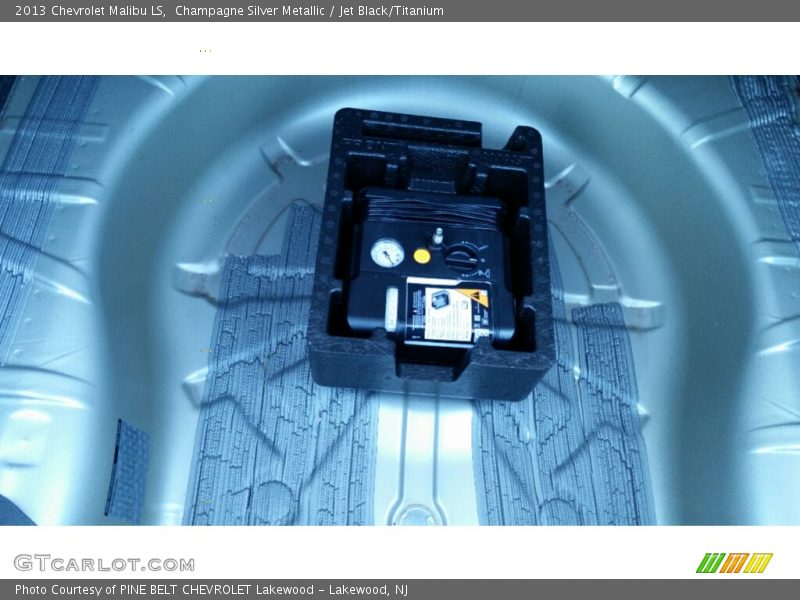 Champagne Silver Metallic / Jet Black/Titanium 2013 Chevrolet Malibu LS
