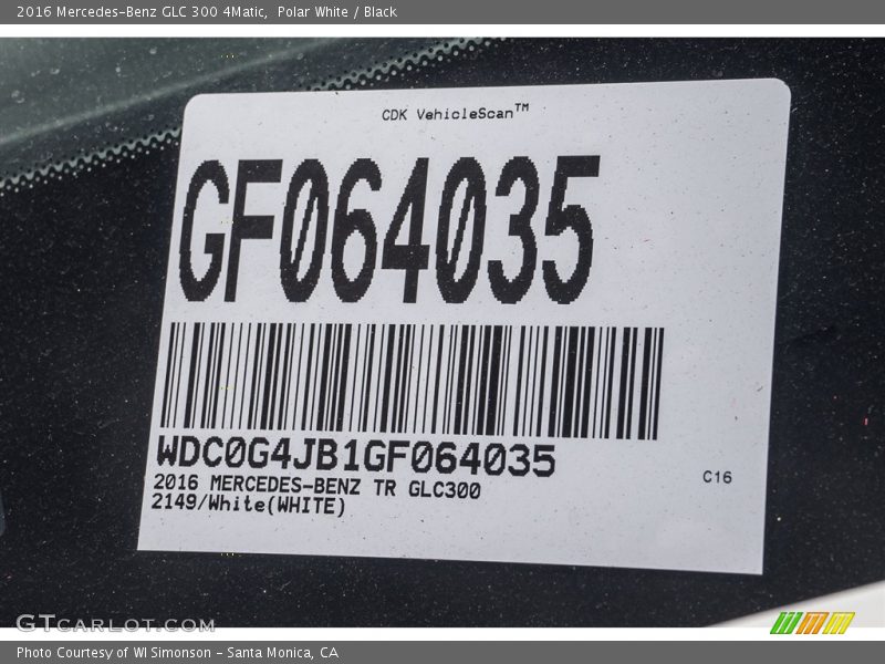 Polar White / Black 2016 Mercedes-Benz GLC 300 4Matic