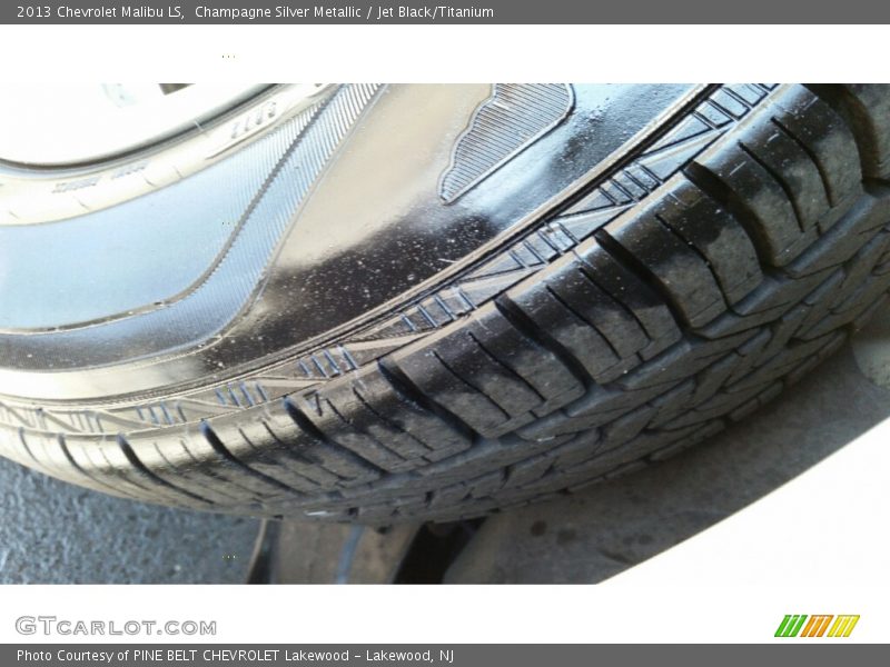 Champagne Silver Metallic / Jet Black/Titanium 2013 Chevrolet Malibu LS