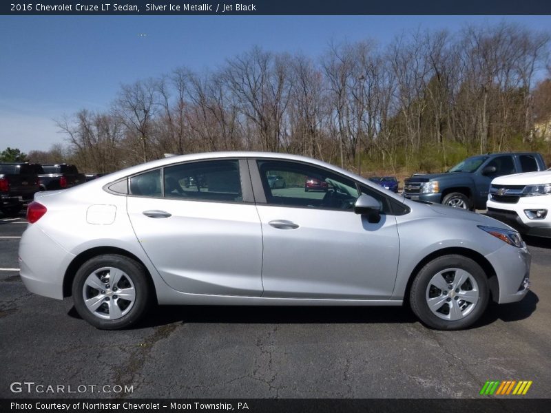 Silver Ice Metallic / Jet Black 2016 Chevrolet Cruze LT Sedan