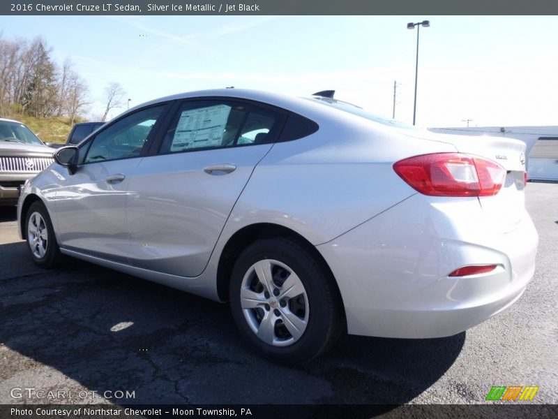 Silver Ice Metallic / Jet Black 2016 Chevrolet Cruze LT Sedan