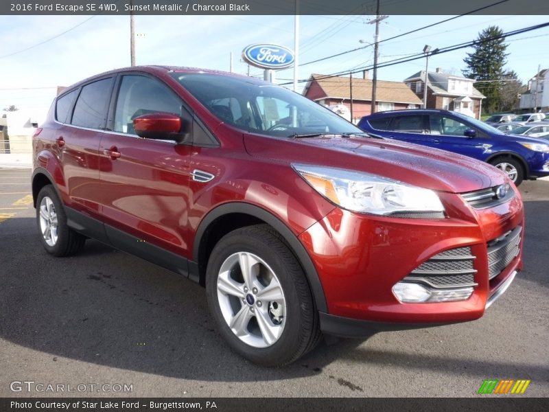 Sunset Metallic / Charcoal Black 2016 Ford Escape SE 4WD