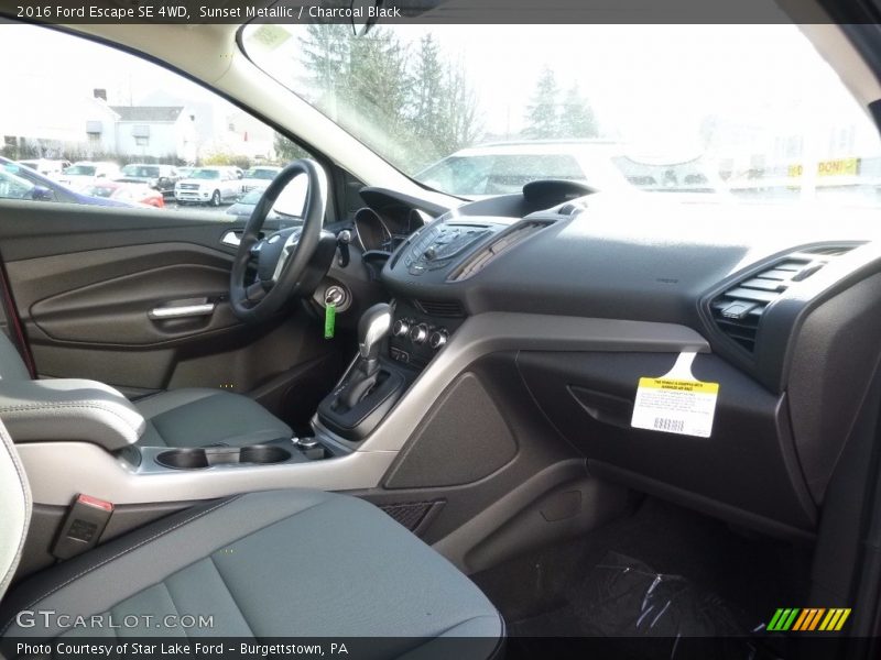 Sunset Metallic / Charcoal Black 2016 Ford Escape SE 4WD