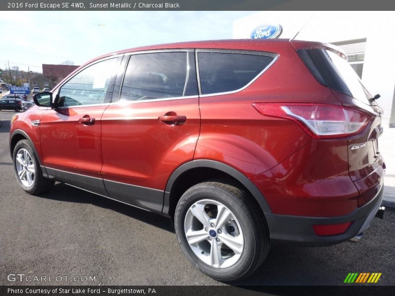 Sunset Metallic / Charcoal Black 2016 Ford Escape SE 4WD