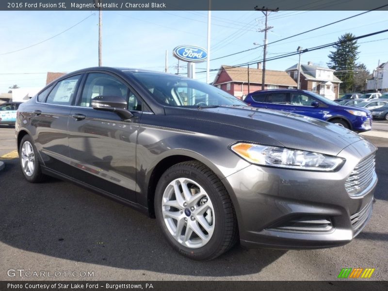 Magnetic Metallic / Charcoal Black 2016 Ford Fusion SE