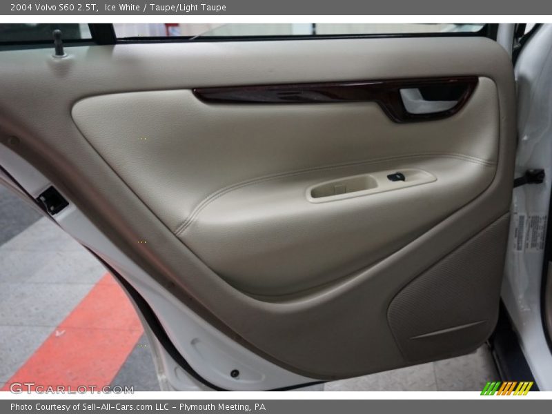 Ice White / Taupe/Light Taupe 2004 Volvo S60 2.5T