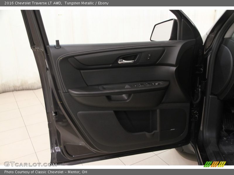 Tungsten Metallic / Ebony 2016 Chevrolet Traverse LT AWD