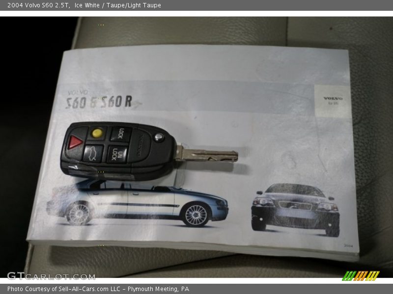 Ice White / Taupe/Light Taupe 2004 Volvo S60 2.5T