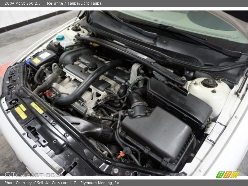 Ice White / Taupe/Light Taupe 2004 Volvo S60 2.5T