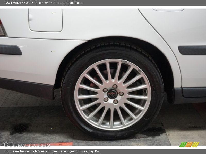 Ice White / Taupe/Light Taupe 2004 Volvo S60 2.5T