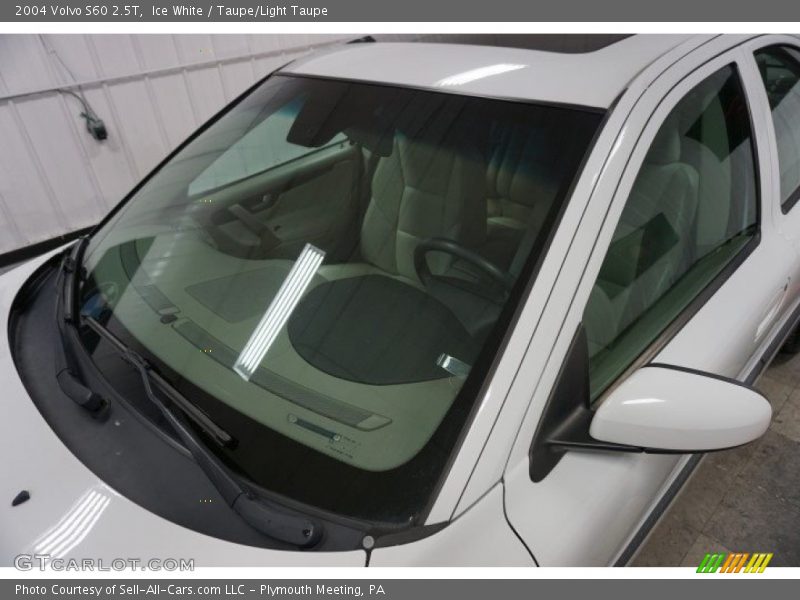 Ice White / Taupe/Light Taupe 2004 Volvo S60 2.5T
