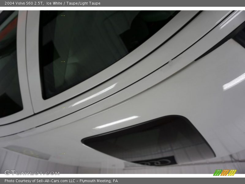 Ice White / Taupe/Light Taupe 2004 Volvo S60 2.5T