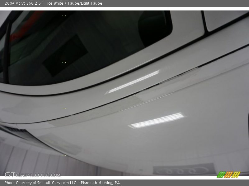 Ice White / Taupe/Light Taupe 2004 Volvo S60 2.5T