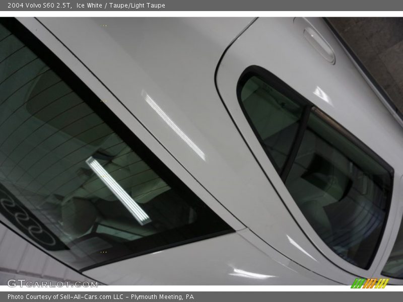 Ice White / Taupe/Light Taupe 2004 Volvo S60 2.5T