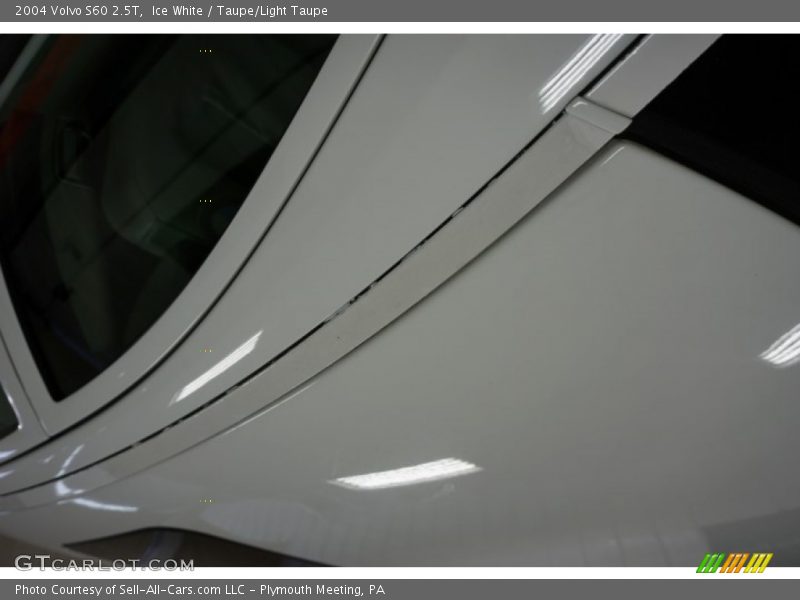 Ice White / Taupe/Light Taupe 2004 Volvo S60 2.5T