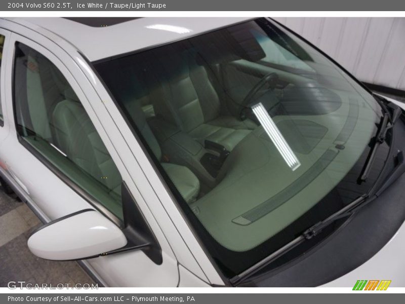 Ice White / Taupe/Light Taupe 2004 Volvo S60 2.5T