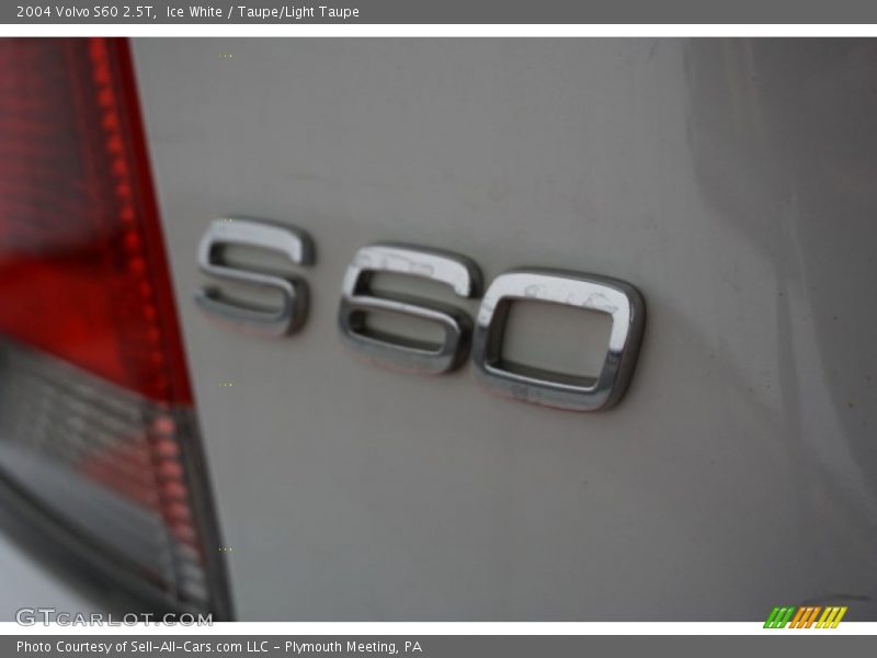 Ice White / Taupe/Light Taupe 2004 Volvo S60 2.5T