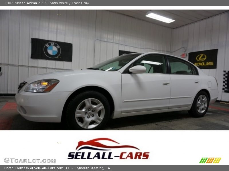 Satin White / Frost Gray 2002 Nissan Altima 2.5 S