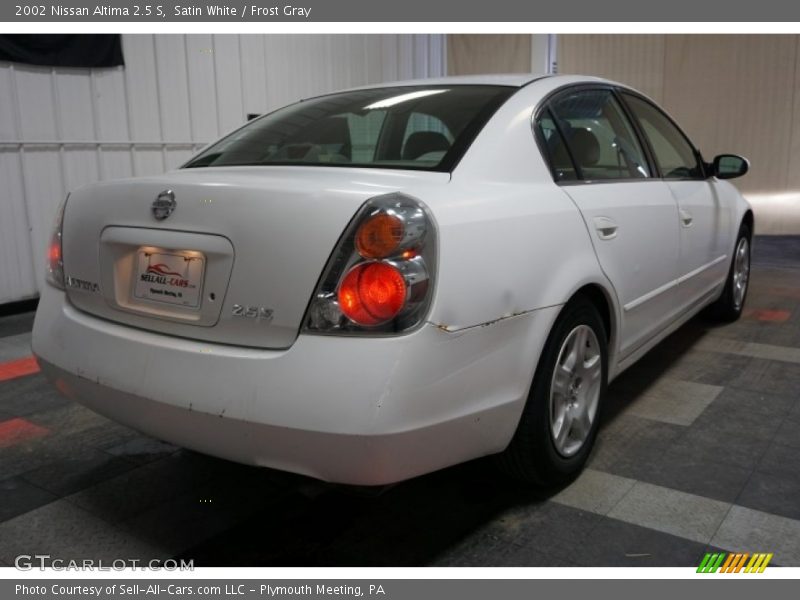 Satin White / Frost Gray 2002 Nissan Altima 2.5 S
