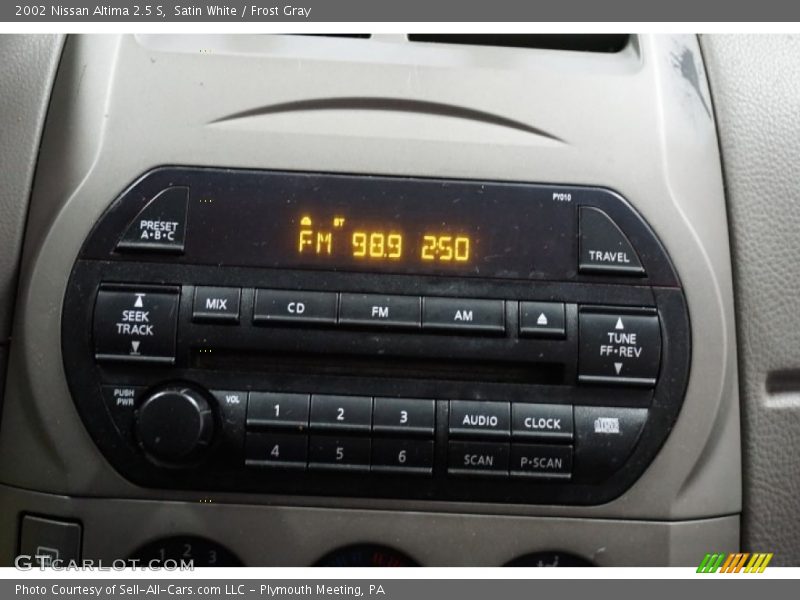 Satin White / Frost Gray 2002 Nissan Altima 2.5 S