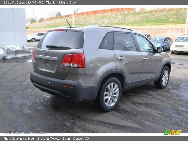 Titanium Silver / Gray 2011 Kia Sorento LX V6 AWD