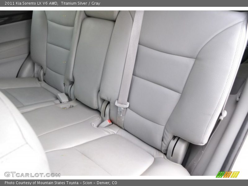 Titanium Silver / Gray 2011 Kia Sorento LX V6 AWD