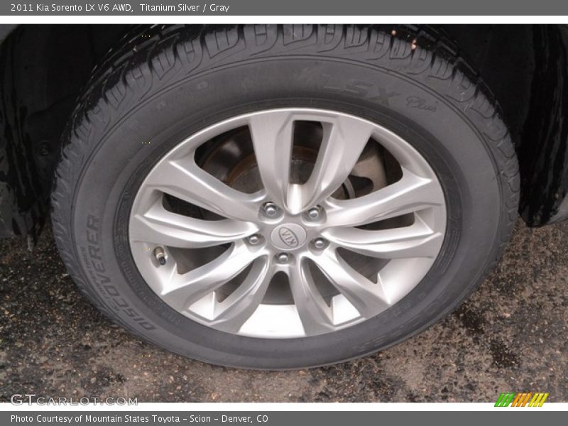 Titanium Silver / Gray 2011 Kia Sorento LX V6 AWD