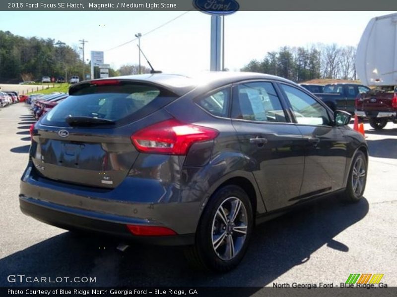 Magnetic / Medium Light Stone 2016 Ford Focus SE Hatch
