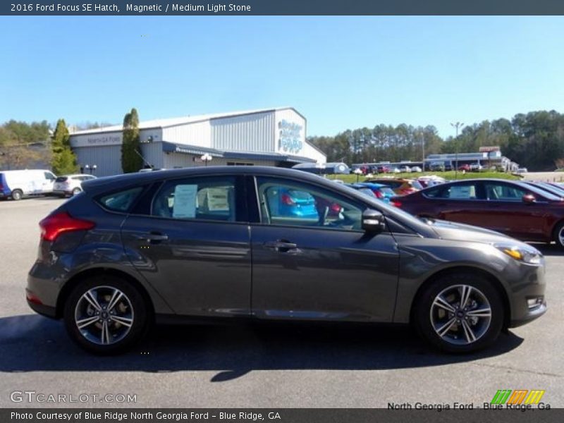 Magnetic / Medium Light Stone 2016 Ford Focus SE Hatch
