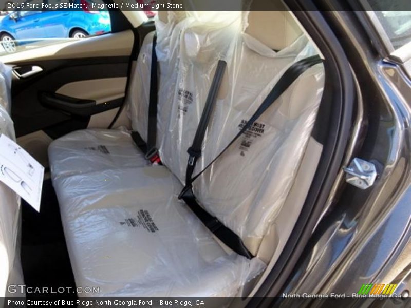 Magnetic / Medium Light Stone 2016 Ford Focus SE Hatch