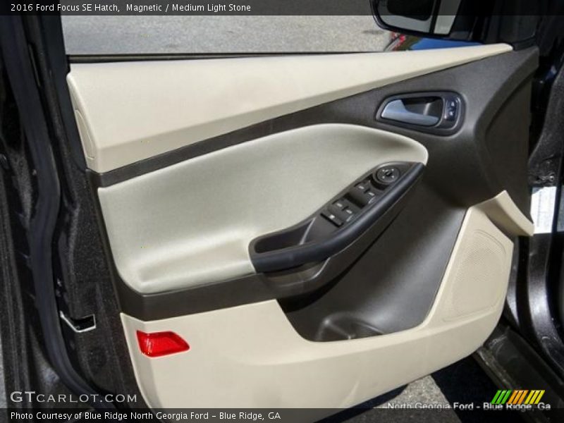 Magnetic / Medium Light Stone 2016 Ford Focus SE Hatch