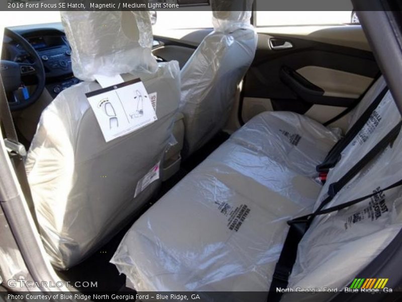 Magnetic / Medium Light Stone 2016 Ford Focus SE Hatch
