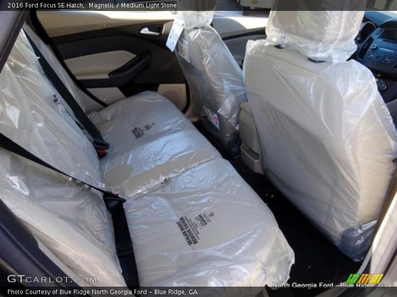 Magnetic / Medium Light Stone 2016 Ford Focus SE Hatch