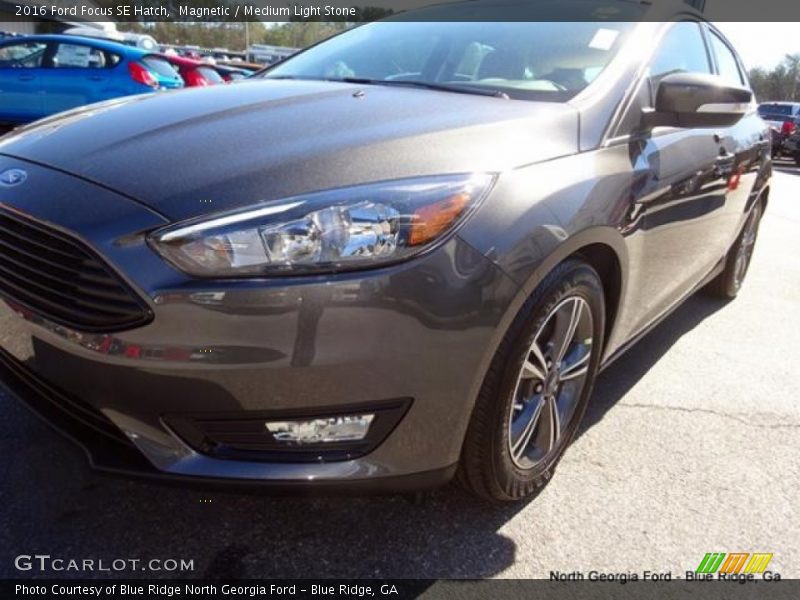 Magnetic / Medium Light Stone 2016 Ford Focus SE Hatch