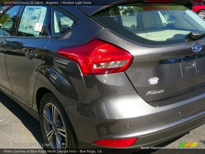 Magnetic / Medium Light Stone 2016 Ford Focus SE Hatch