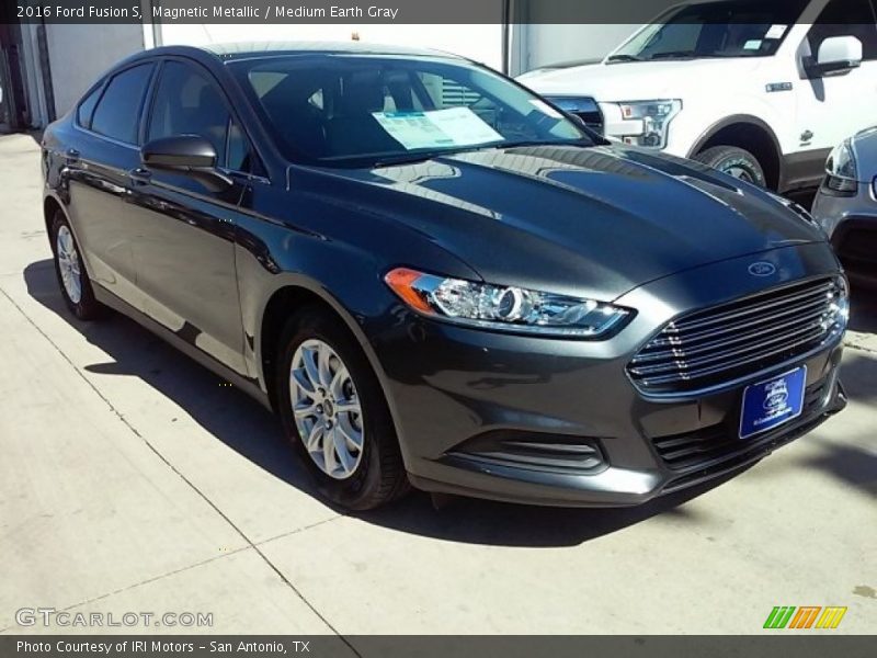 Magnetic Metallic / Medium Earth Gray 2016 Ford Fusion S