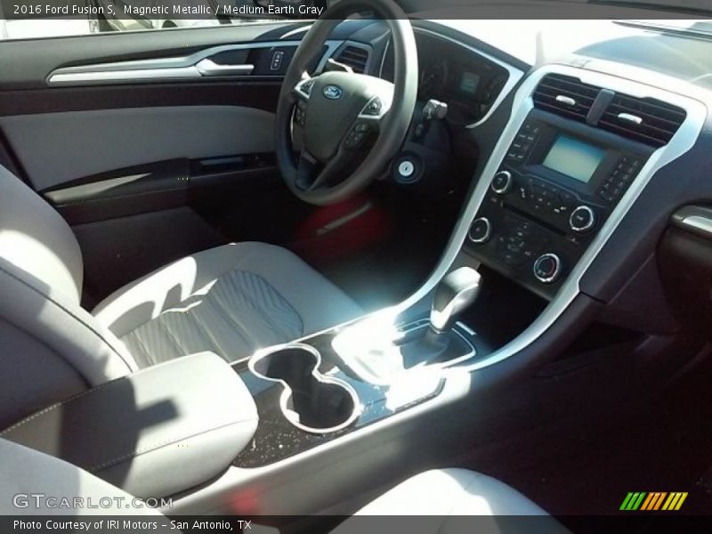 Magnetic Metallic / Medium Earth Gray 2016 Ford Fusion S