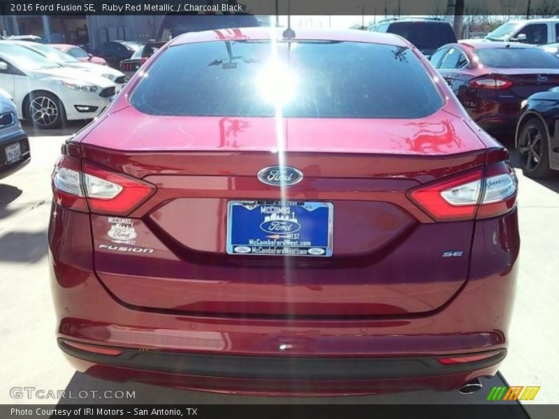 Ruby Red Metallic / Charcoal Black 2016 Ford Fusion SE