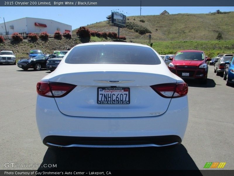 Bright White / Black/Linen 2015 Chrysler 200 Limited