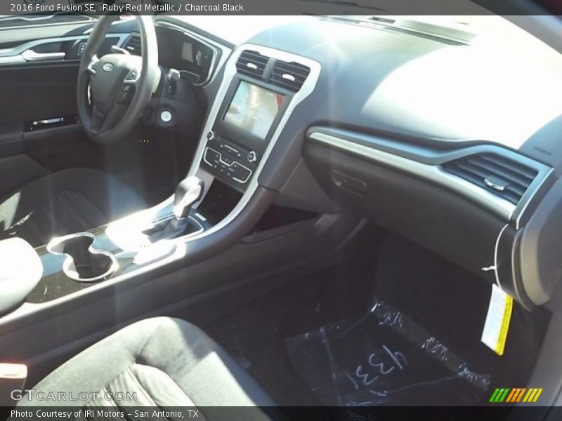 Ruby Red Metallic / Charcoal Black 2016 Ford Fusion SE
