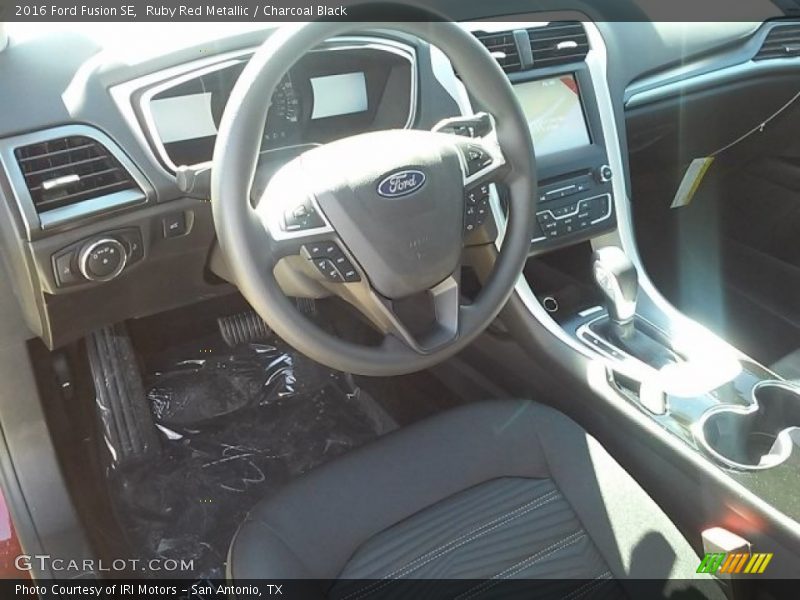 Ruby Red Metallic / Charcoal Black 2016 Ford Fusion SE