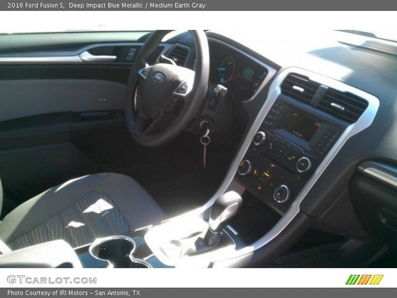 Deep Impact Blue Metallic / Medium Earth Gray 2016 Ford Fusion S