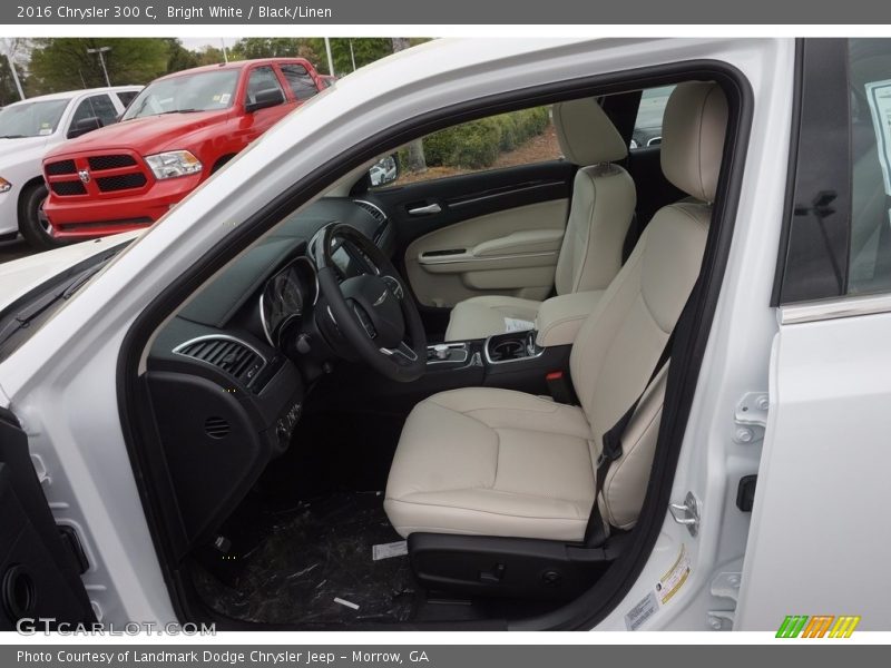 Bright White / Black/Linen 2016 Chrysler 300 C