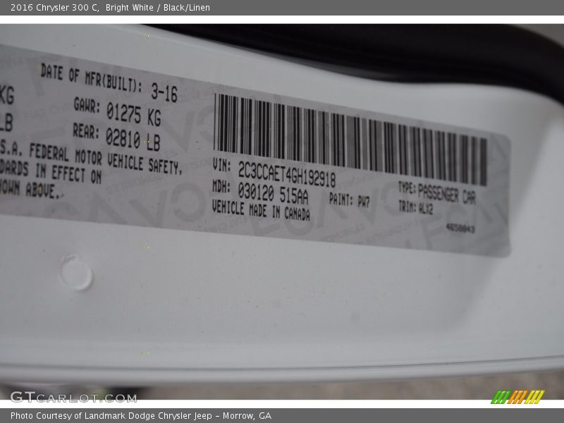 Bright White / Black/Linen 2016 Chrysler 300 C